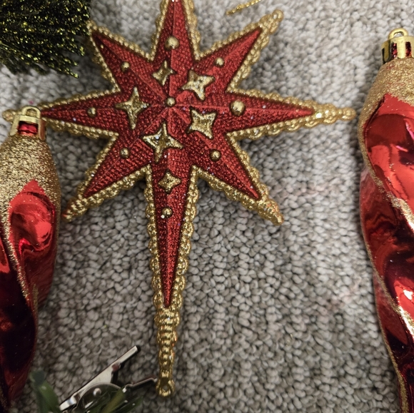 LOT OF 25 - VARIETY OF CHRISTMAS HOLIDAY DECOR/ORNAMENTS - Picture 2 of 10